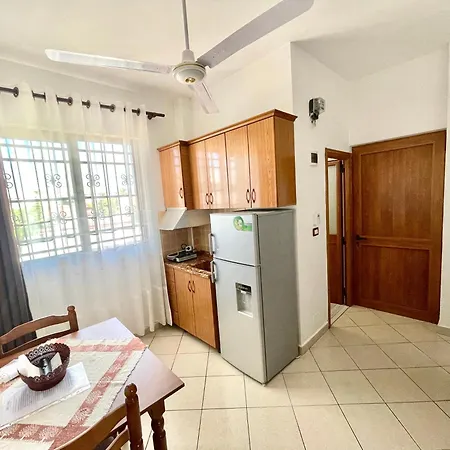 Xhou's Hostel Shkodra