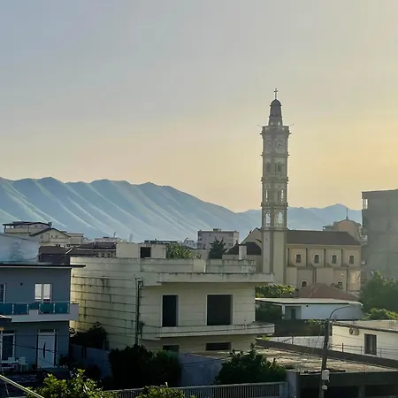 Xhou's אכסניה *